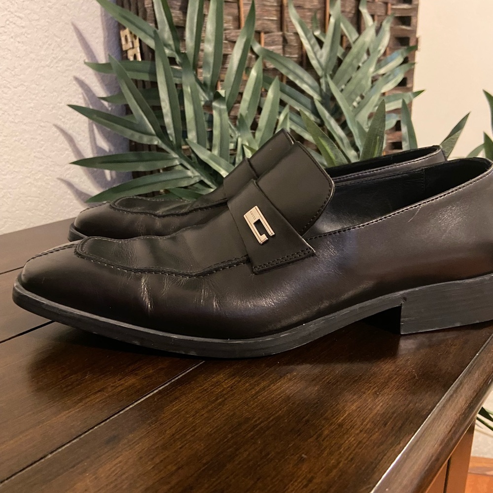 Gucci Black Loafers Sleek Slip-On Design
